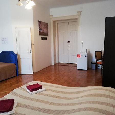 Mediaş Ferdinand Apartments מראה חיצוני תמונה