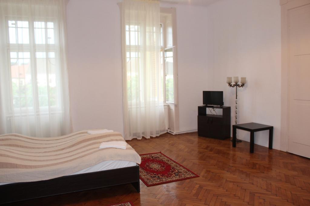 Mediaş Ferdinand Apartments מראה חיצוני תמונה