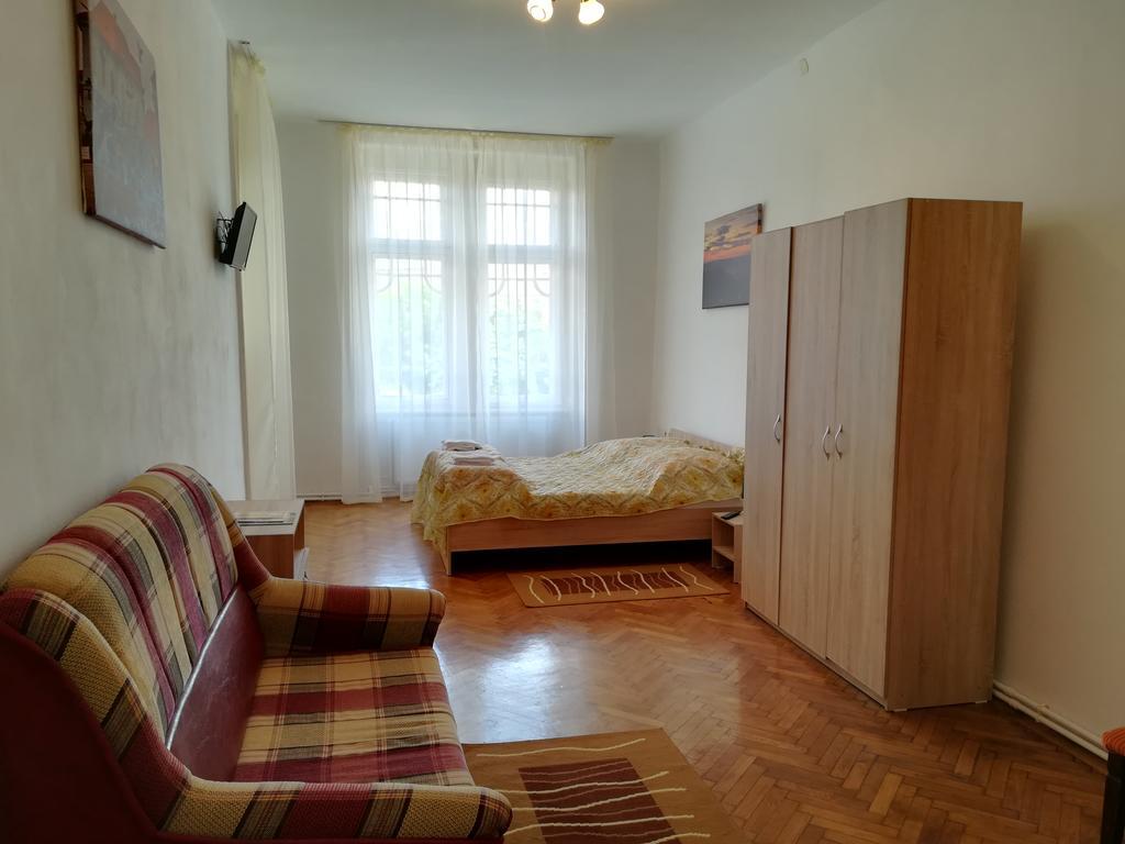 Mediaş Ferdinand Apartments מראה חיצוני תמונה