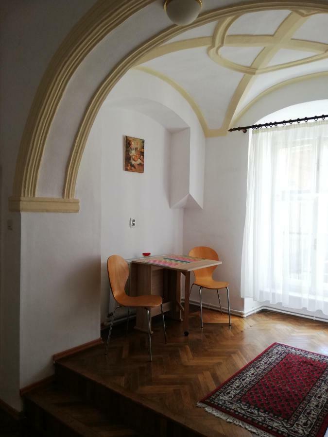 Mediaş Ferdinand Apartments מראה חיצוני תמונה
