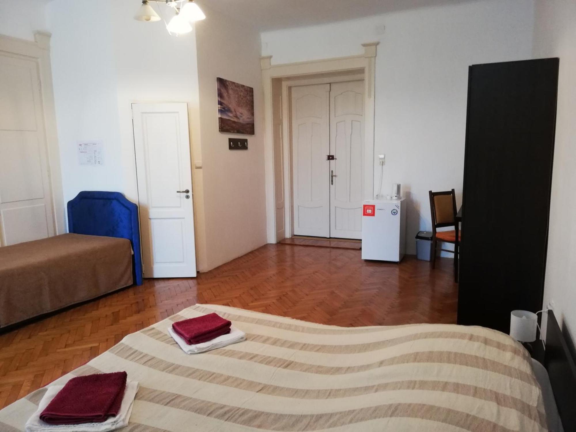 Mediaş Ferdinand Apartments מראה חיצוני תמונה