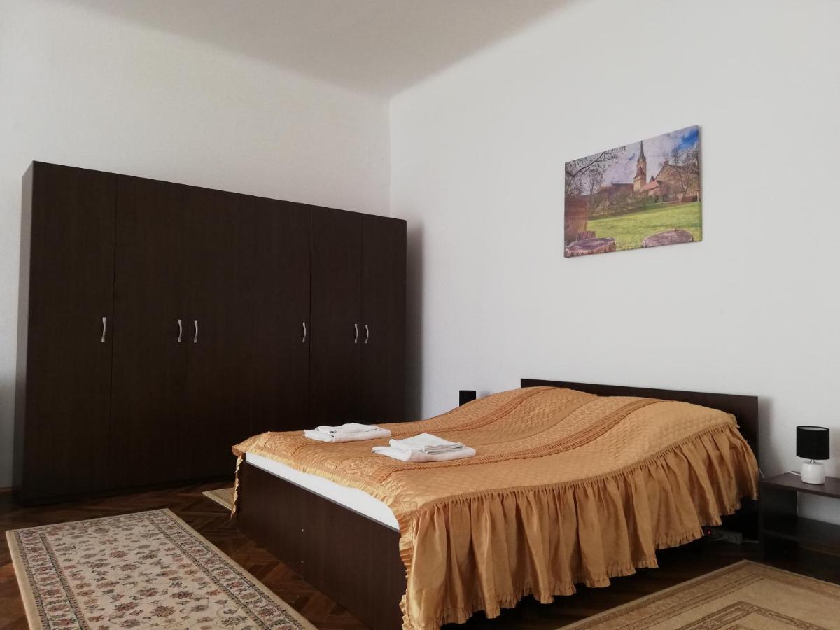 Mediaş Ferdinand Apartments מראה חיצוני תמונה