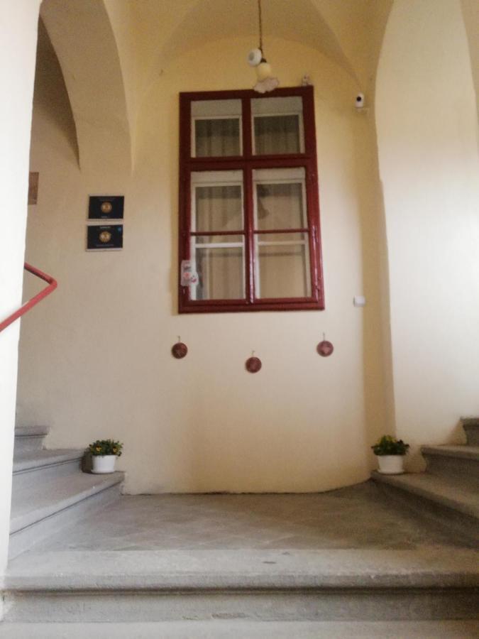 Mediaş Ferdinand Apartments מראה חיצוני תמונה